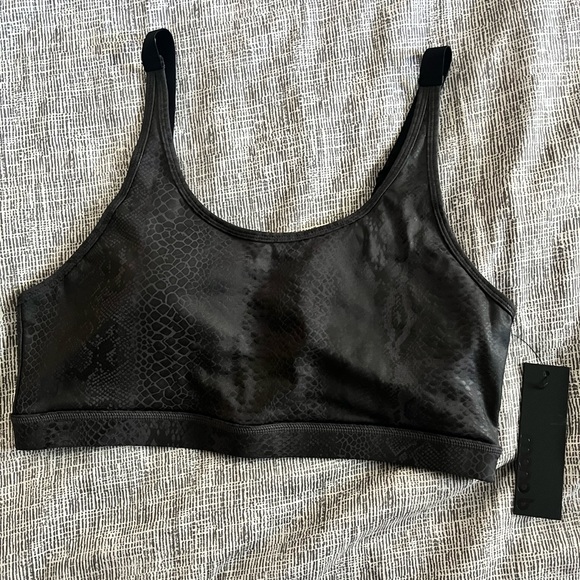 MONO B Venice Cloud Light Crisscross Sports Bra